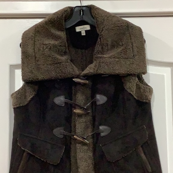 Vintage Neiman Marcus Brown Suede Modacrylic Toggle Closures, Large - Picture 2 of 11